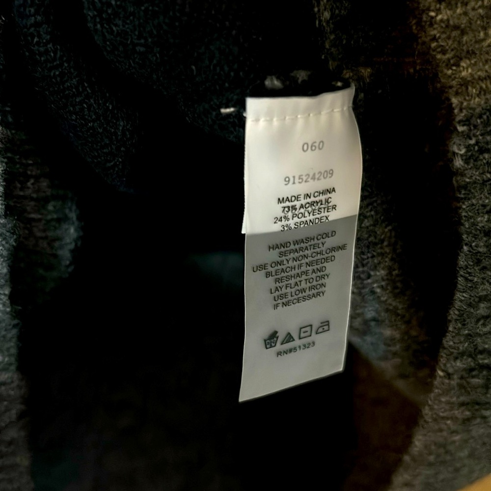 NWT Vince Camuto cozy color block crew neck long sleeve sweater - Picture 7 of 9